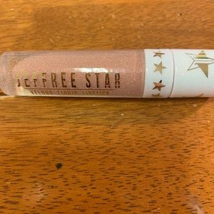 Jeffree Star velour lip in can’t relate